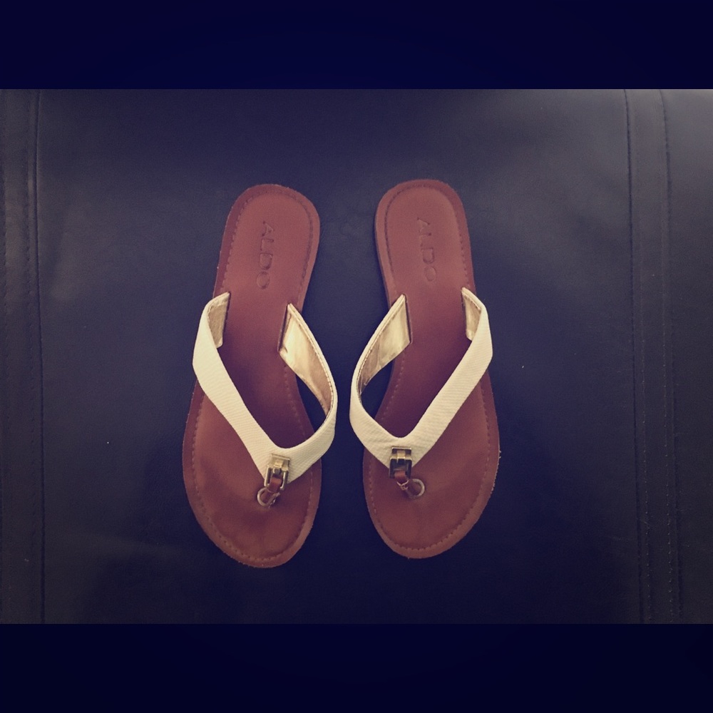 ALDO shoes/ sandals/ flip flops white size 7